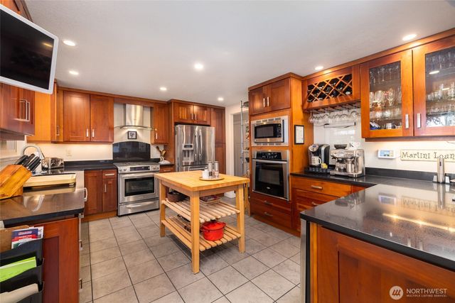 16505 Country Club Drive, Burlington, WA 98233
