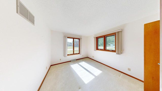 N1149 Brookside DRIVE, La Crosse, WI 54601