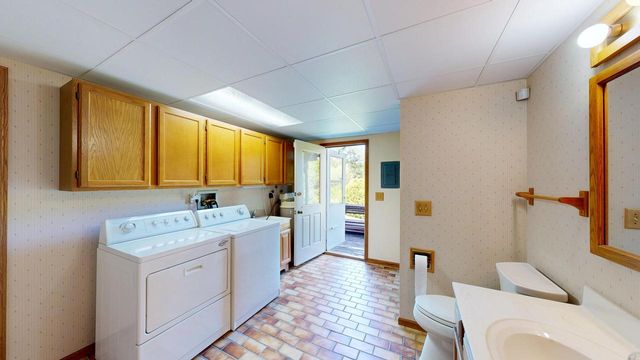 N1149 Brookside DRIVE, La Crosse, WI 54601