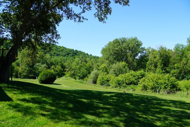 N1149 Brookside DRIVE, La Crosse, WI 54601