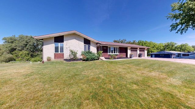 N1149 Brookside DRIVE, La Crosse, WI 54601