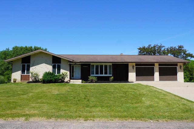 N1149 Brookside DRIVE, La Crosse, WI 54601