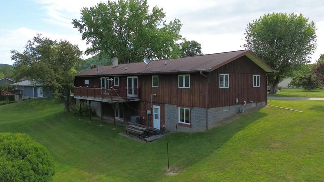 N1149 Brookside DRIVE, La Crosse, WI 54601