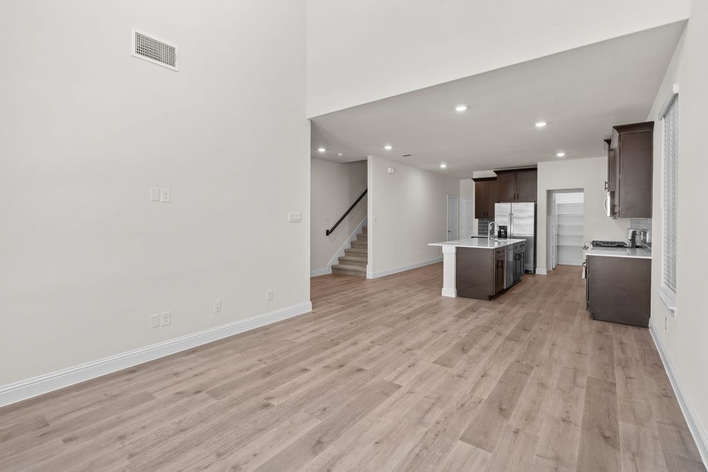 910 Milkweed Drive, Euless, TX 76039 — photo 3