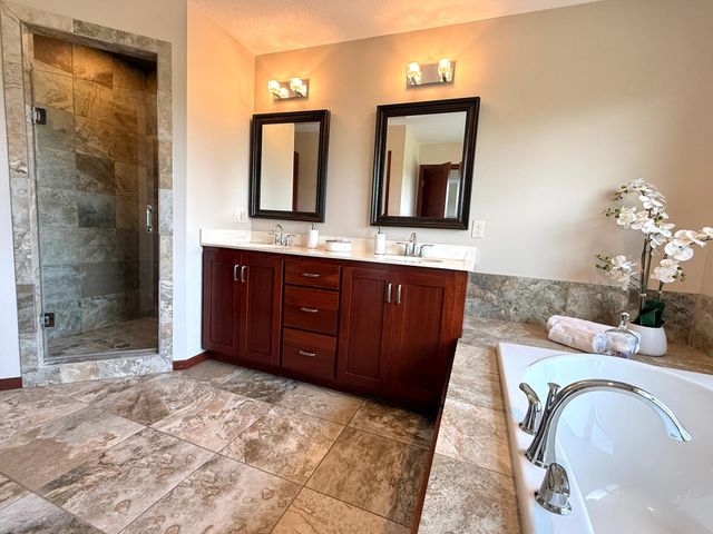 17256 64th Place N, Maple Grove, MN 55311