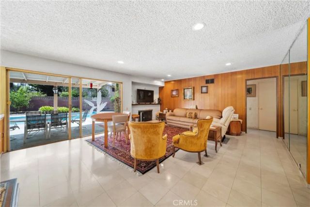 6304 Mirrior Lake Dr, Hollywood Hills, CA 90068