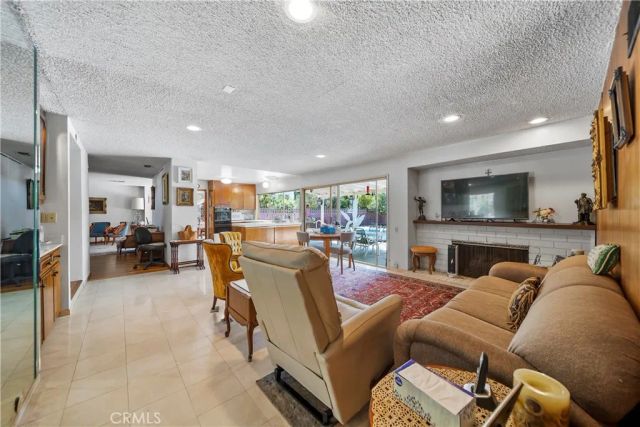 6304 Mirrior Lake Dr, Hollywood Hills, CA 90068