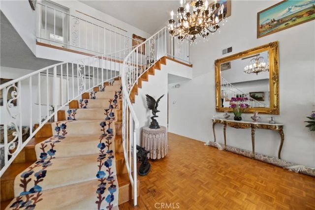 6304 Mirrior Lake Dr, Hollywood Hills, CA 90068