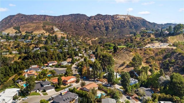 6304 Mirrior Lake Dr, Hollywood Hills, CA 90068