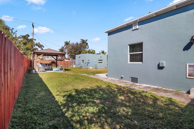 301 Hawthorne Drive, Lake Park, FL 33403