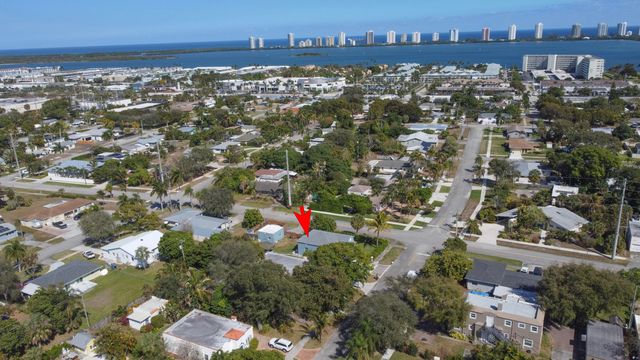 301 Hawthorne Drive, Lake Park, FL 33403