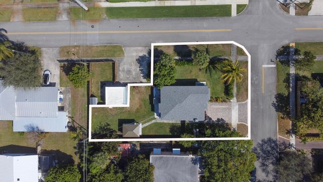 301 Hawthorne Drive, Lake Park, FL 33403