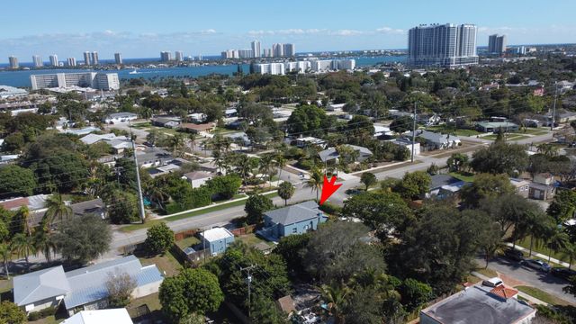 301 Hawthorne Drive, Lake Park, FL 33403