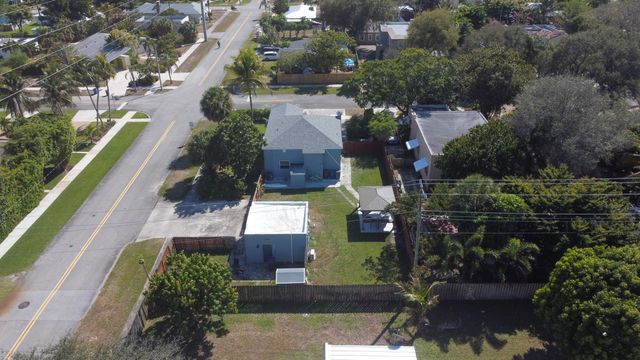 301 Hawthorne Drive, Lake Park, FL 33403