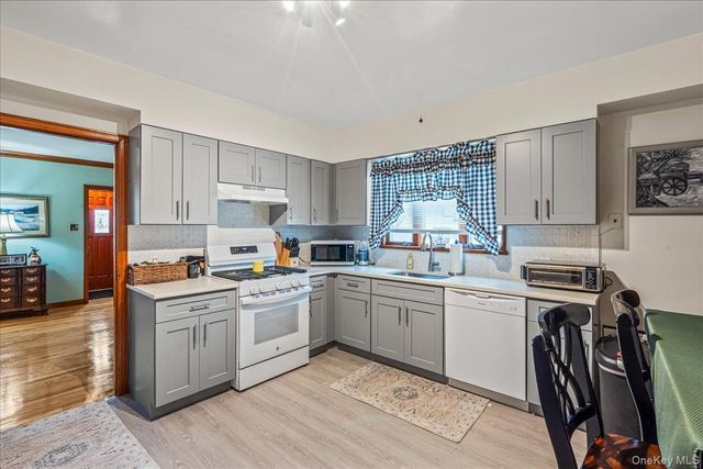 15411 Willets Point Boulevard, Whitestone, NY 11357