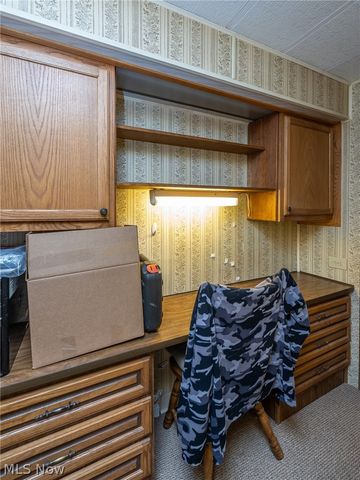 43 Parkway Drive, Olmsted Twp, OH 44138