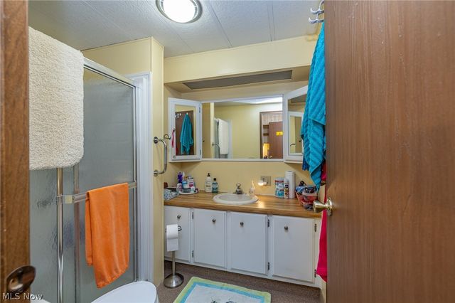 43 Parkway Drive, Olmsted Twp, OH 44138