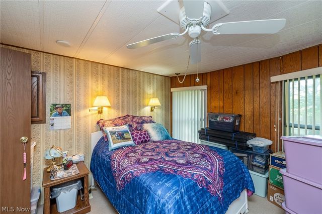 43 Parkway Drive, Olmsted Twp, OH 44138