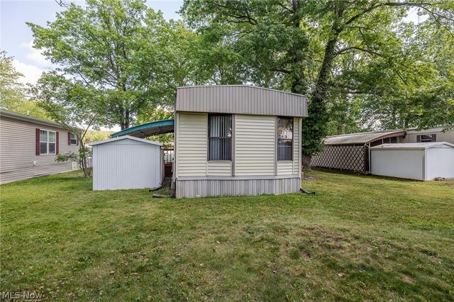 43 Parkway Drive, Olmsted Twp, OH 44138