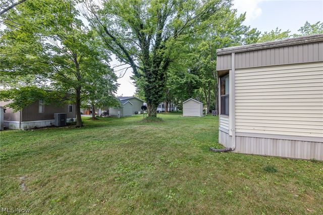 43 Parkway Drive, Olmsted Twp, OH 44138