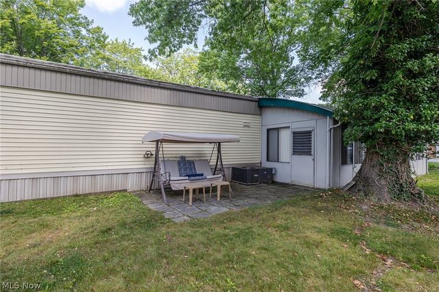 43 Parkway Drive, Olmsted Twp, OH 44138