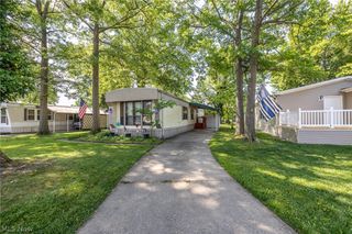 43 Parkway Drive, Olmsted Twp, OH 44138