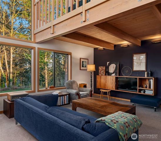 15232 Vermontville Road SW, Vashon, WA 98070