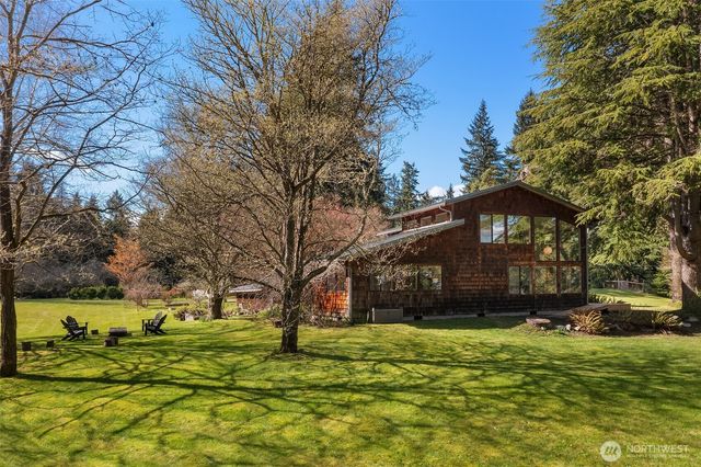 15232 Vermontville Road SW, Vashon, WA 98070