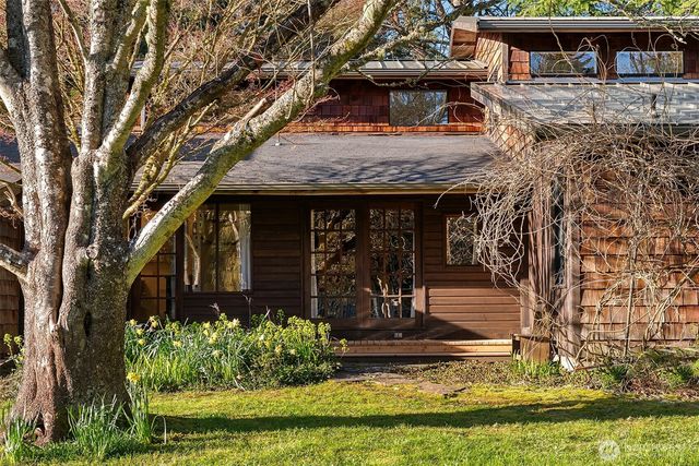 15232 Vermontville Road SW, Vashon, WA 98070