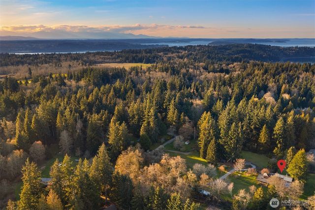 15232 Vermontville Road SW, Vashon, WA 98070