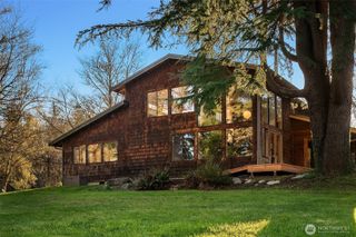 15232 Vermontville Road SW, Vashon, WA 98070