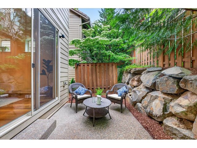 2052 Nw Village Cir 41, Portland, OR 97229