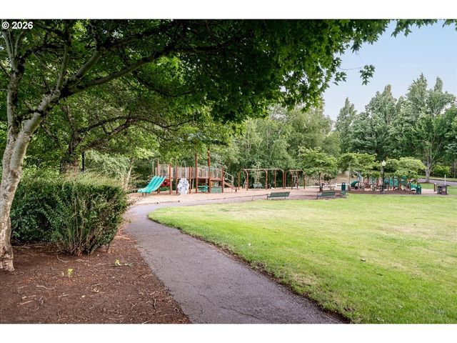 2052 Nw Village Cir 41, Portland, OR 97229