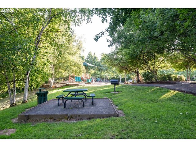 2052 Nw Village Cir 41, Portland, OR 97229