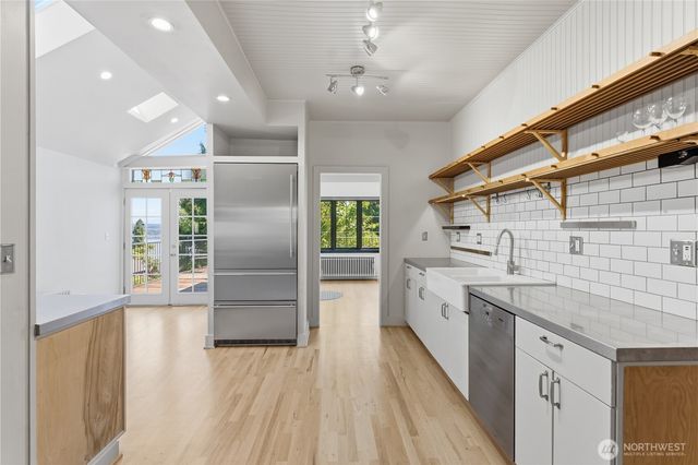 614 35th Avenue, Seattle, WA 98122