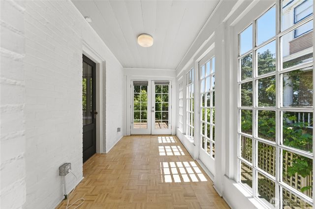 614 35th Avenue, Seattle, WA 98122