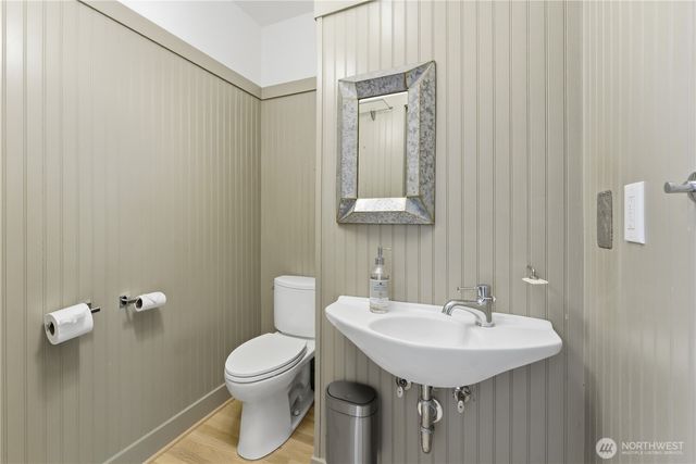 614 35th Avenue, Seattle, WA 98122