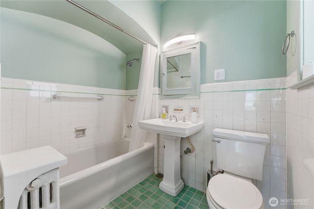 614 35th Avenue, Seattle, WA 98122