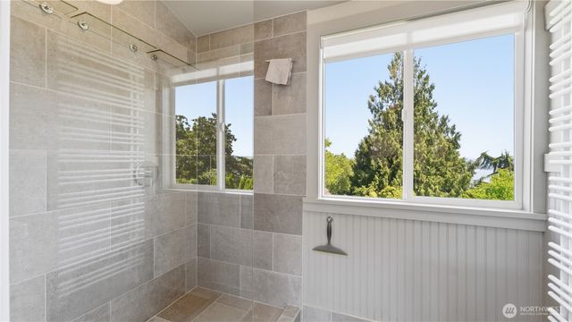 614 35th Avenue, Seattle, WA 98122