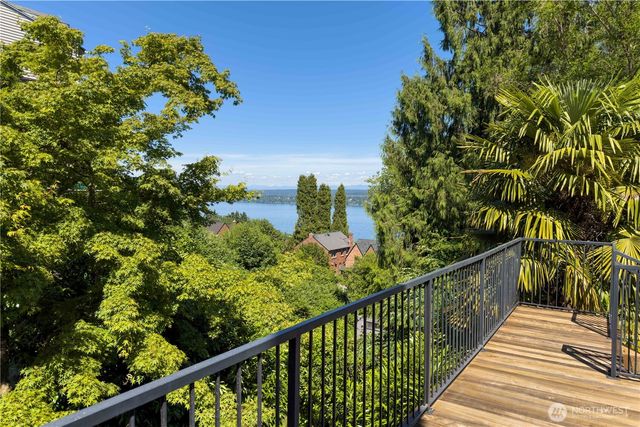 614 35th Avenue, Seattle, WA 98122