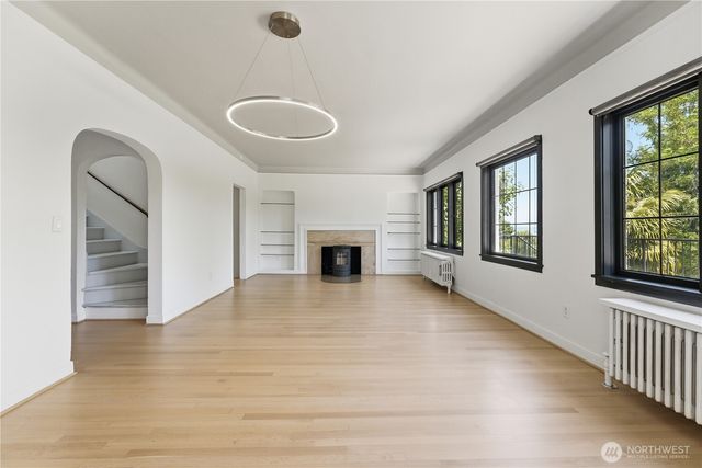 614 35th Avenue, Seattle, WA 98122