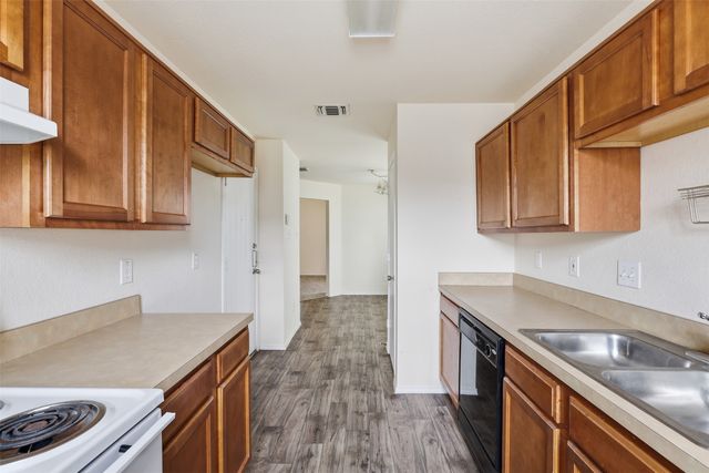 10716 Wild Oak Drive, Fort Worth, TX 76140