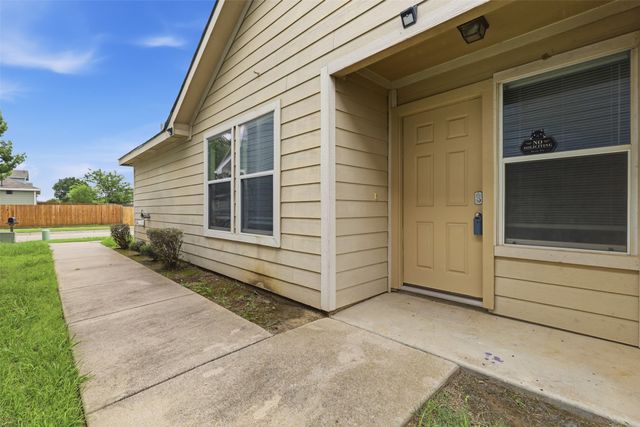 10716 Wild Oak Drive, Fort Worth, TX 76140