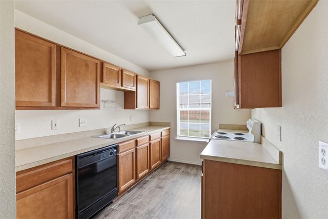 10716 Wild Oak Drive, Fort Worth, TX 76140