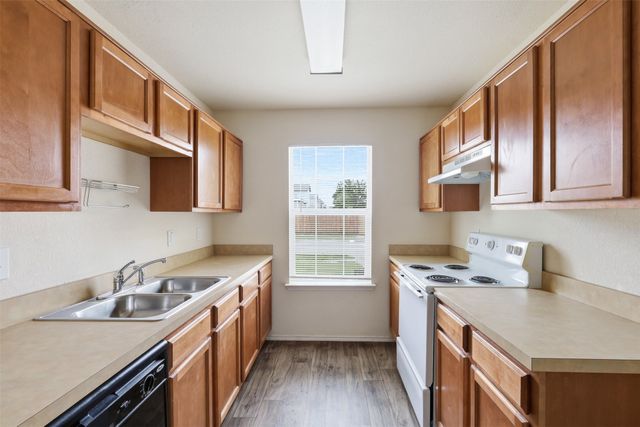 10716 Wild Oak Drive, Fort Worth, TX 76140