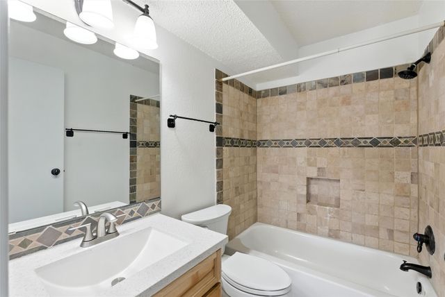 2501 Zia Road W 8-204, Santa Fe, NM 87505