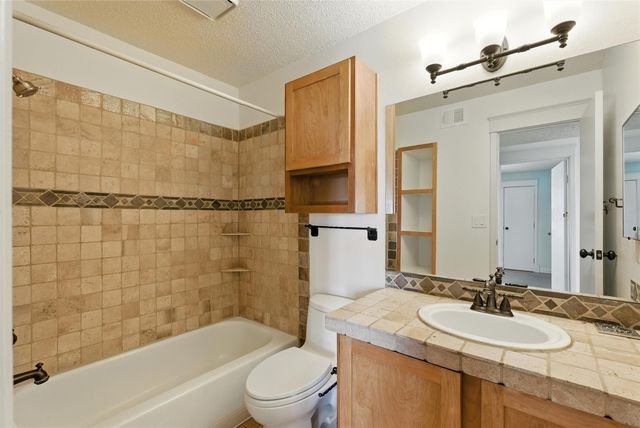 2501 Zia Road W 8-204, Santa Fe, NM 87505