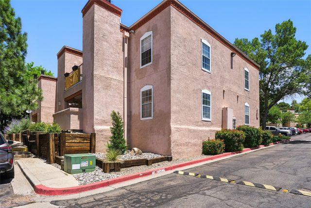 2501 Zia Road W 8-204, Santa Fe, NM 87505