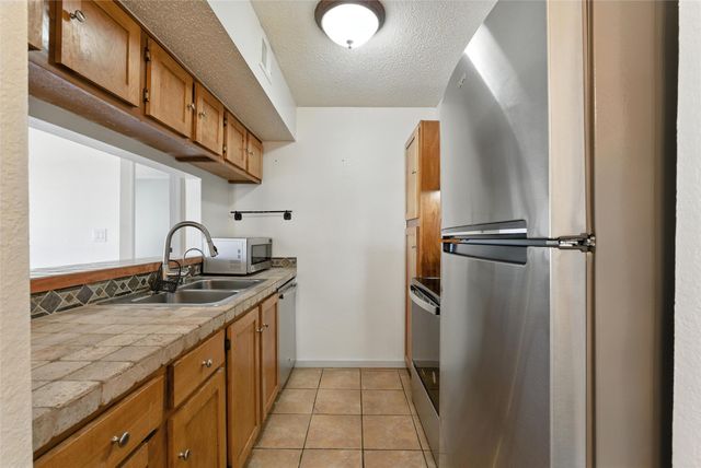 2501 Zia Road W 8-204, Santa Fe, NM 87505