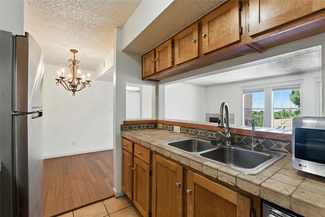 2501 Zia Road W 8-204, Santa Fe, NM 87505